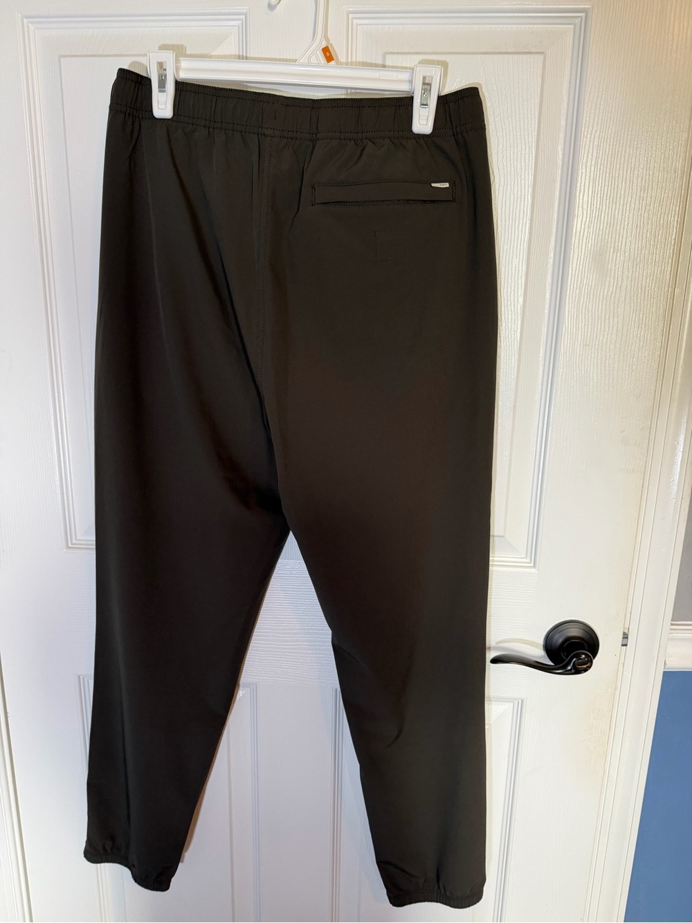 Vuori Kore Men's Grey Charcoal Performance Jogger Pants 28” inseam 32” waist - Picture 7 of 8